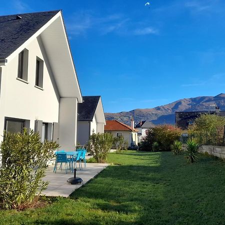Gite Les Lys Fleurs Des Pyrenees Argeles-Gazost Exterior photo